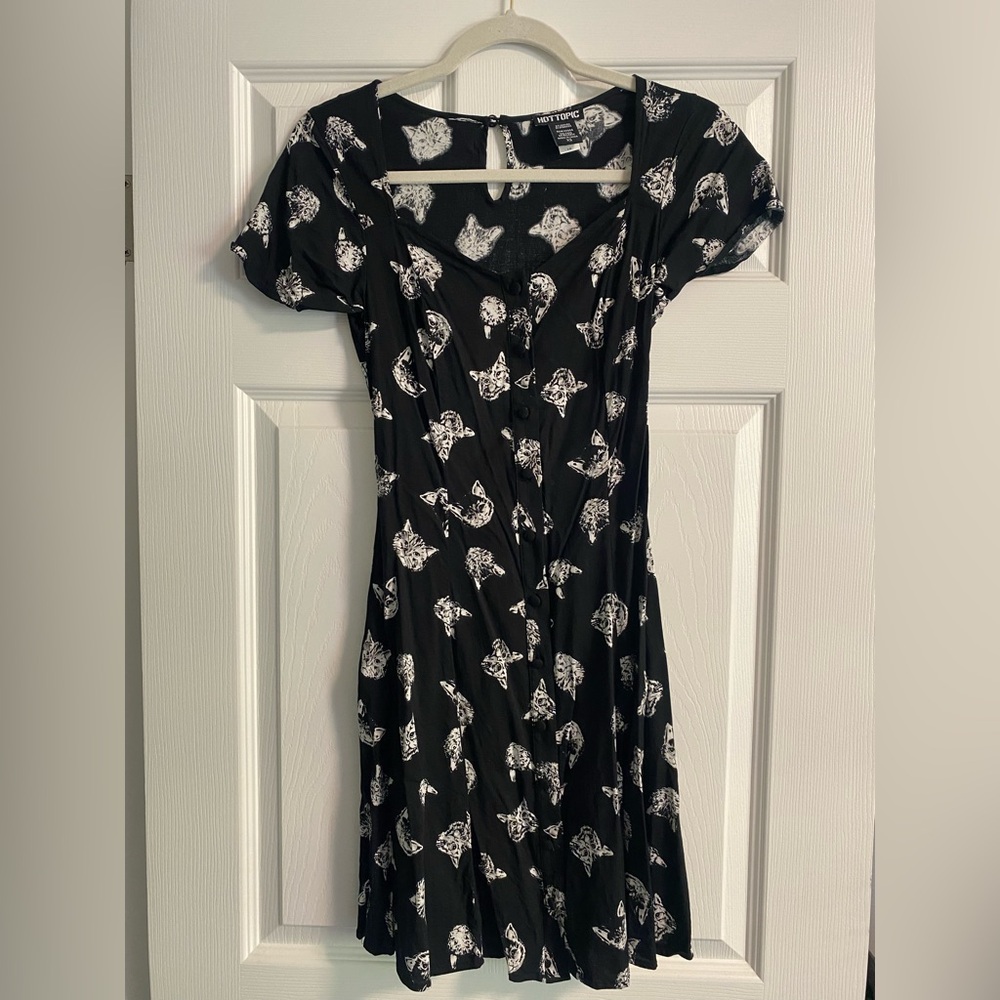 Hot Topic Black and White Cat Print Midi Dress
